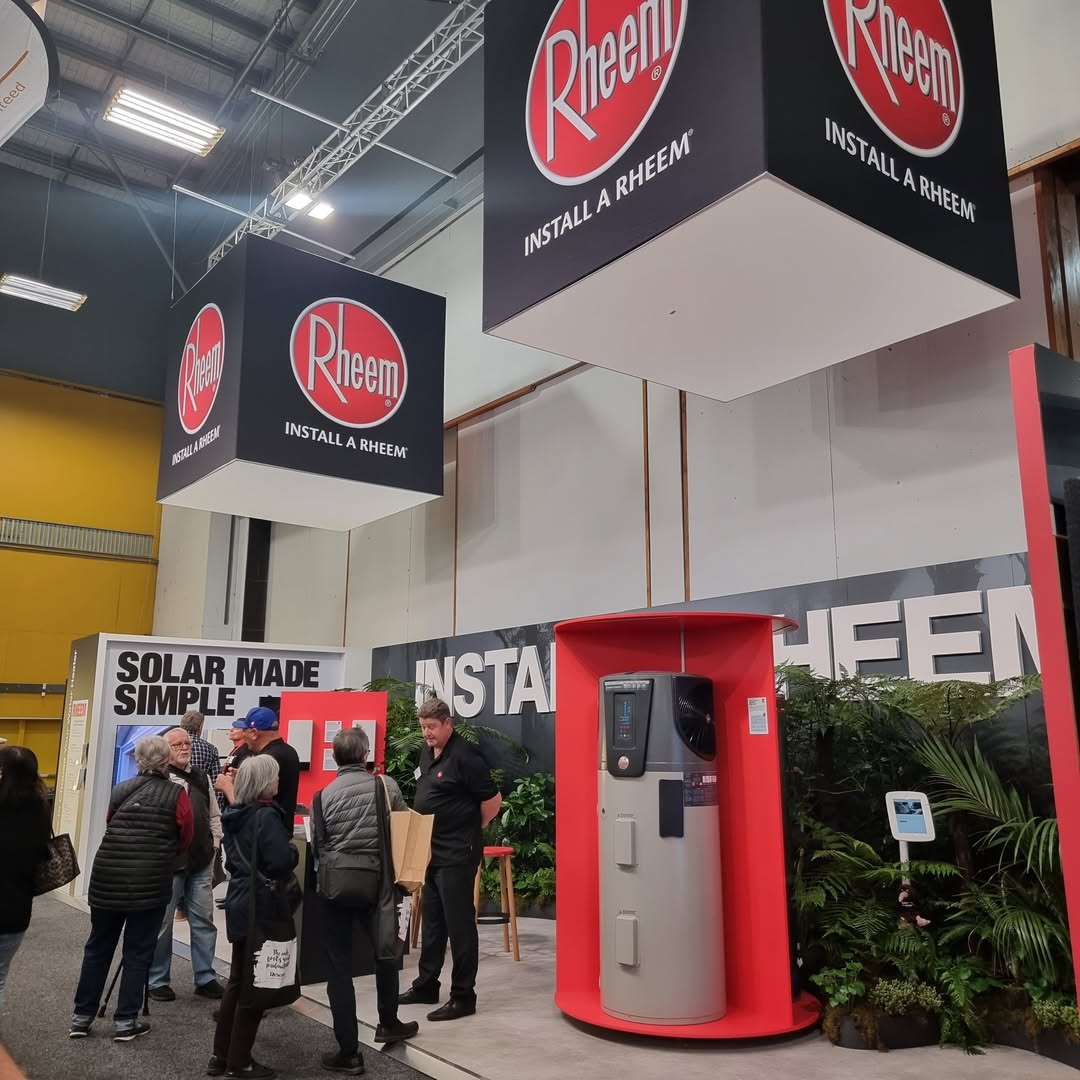 may-bom-nhiet-rheem-425l-2