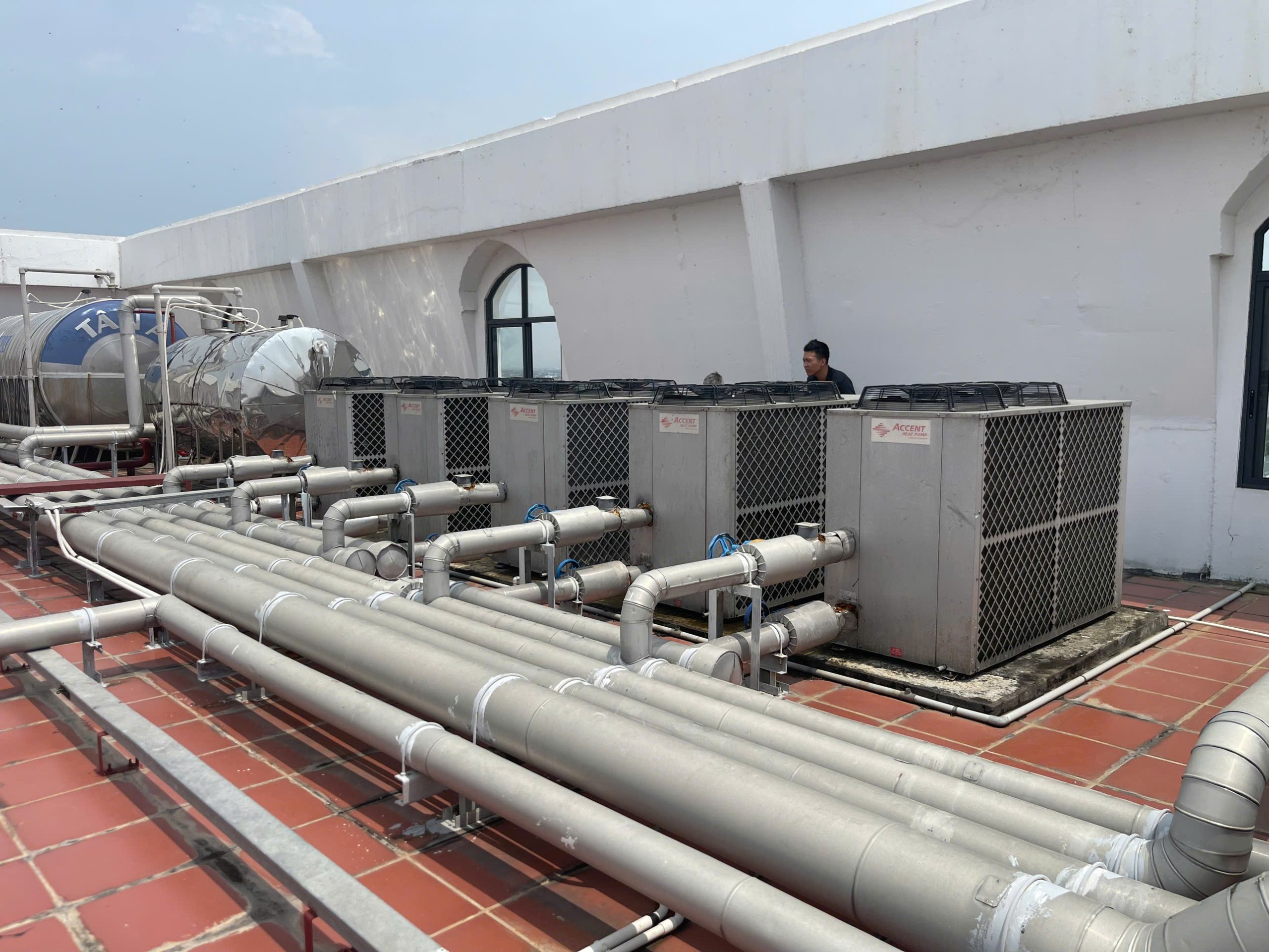 Hệ thống bơm nhiệt nước nóng tại Quảng Ninh 1