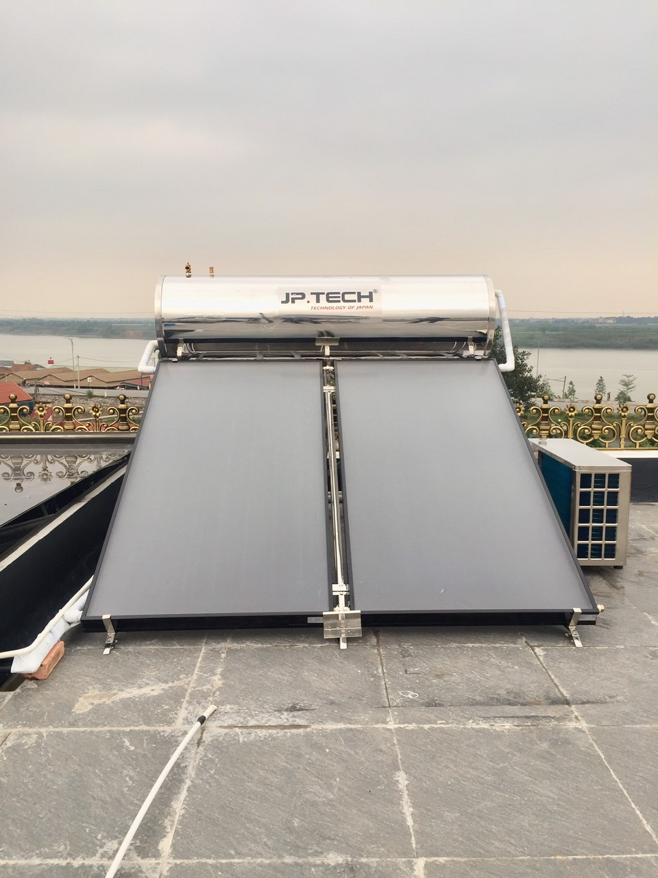 BƠM NHIỆT 160lit/h KẾT HỢP MÁY NĂNG LƯỢNG TẤM PHẲNG CHỊU ÁP